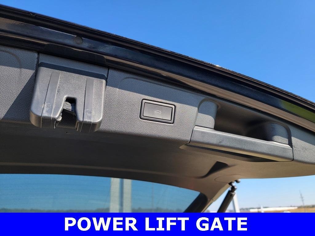 used 2022 Volkswagen Atlas car, priced at $32,500