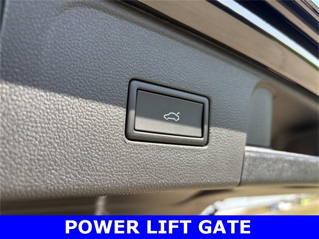 new 2026 Volkswagen Atlas car, priced at $48,531