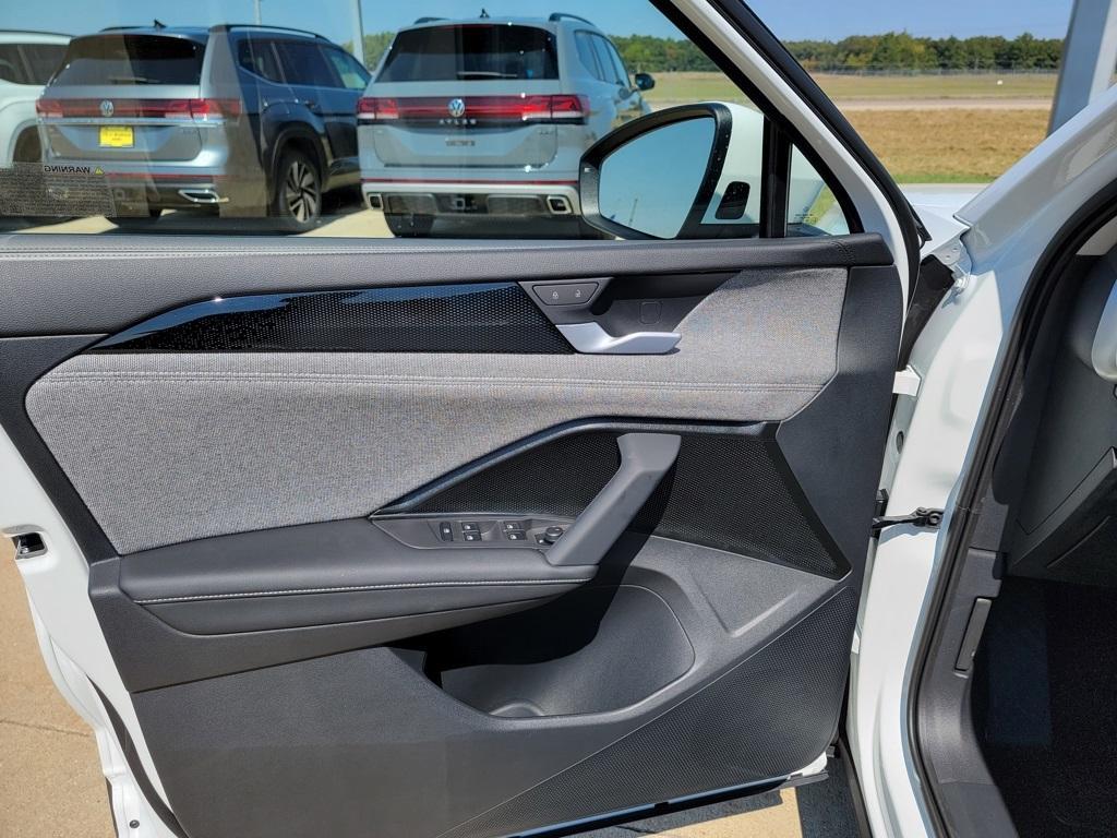 new 2025 Volkswagen Tiguan car, priced at $30,975