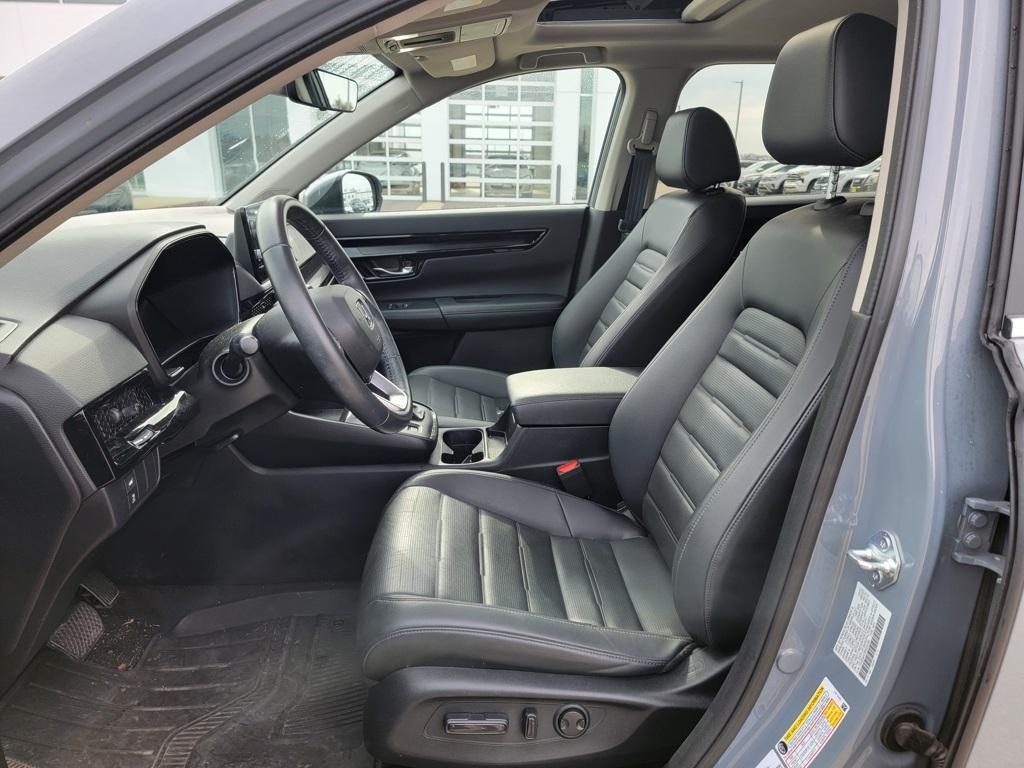 used 2023 Honda CR-V car, priced at $31,000