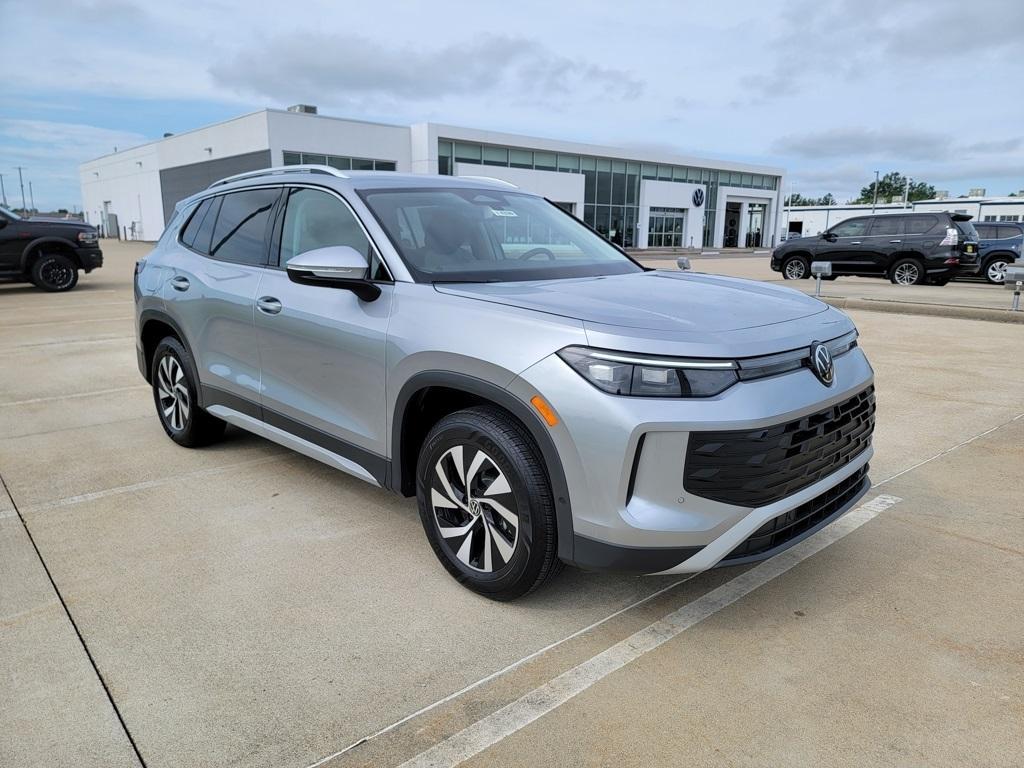 new 2025 Volkswagen Tiguan car, priced at $30,511