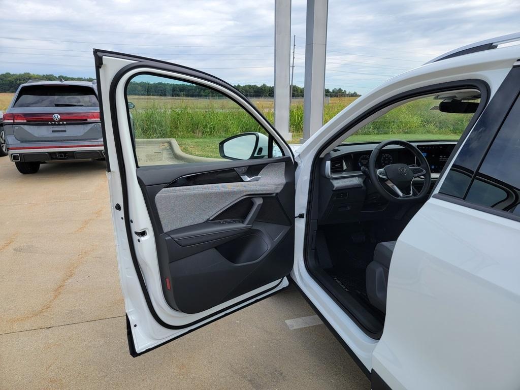 new 2025 Volkswagen Tiguan car, priced at $31,261