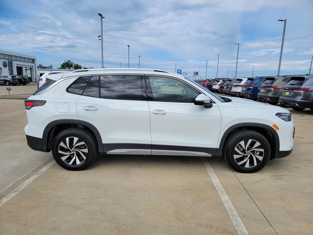 new 2025 Volkswagen Tiguan car, priced at $31,261