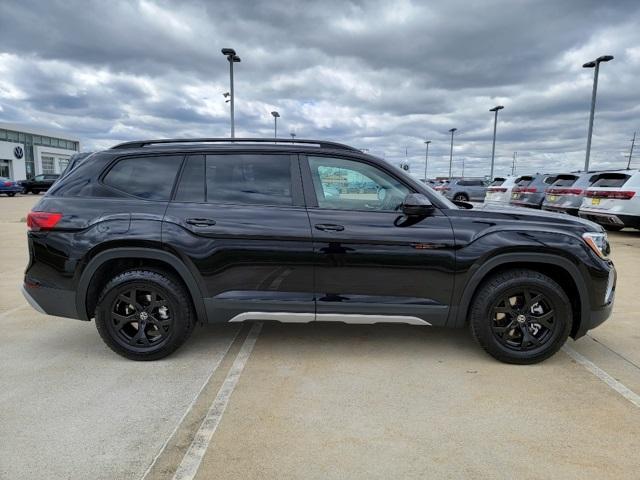 new 2024 Volkswagen Atlas car, priced at $50,494