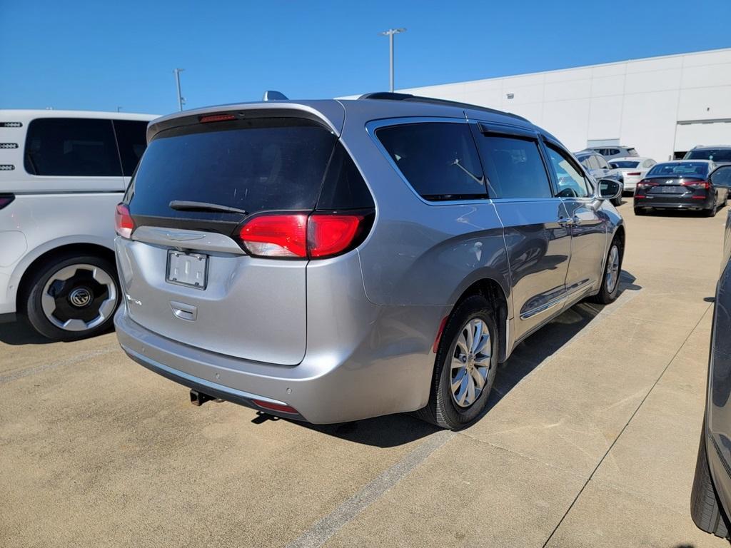used 2017 Chrysler Pacifica car, priced at $9,000