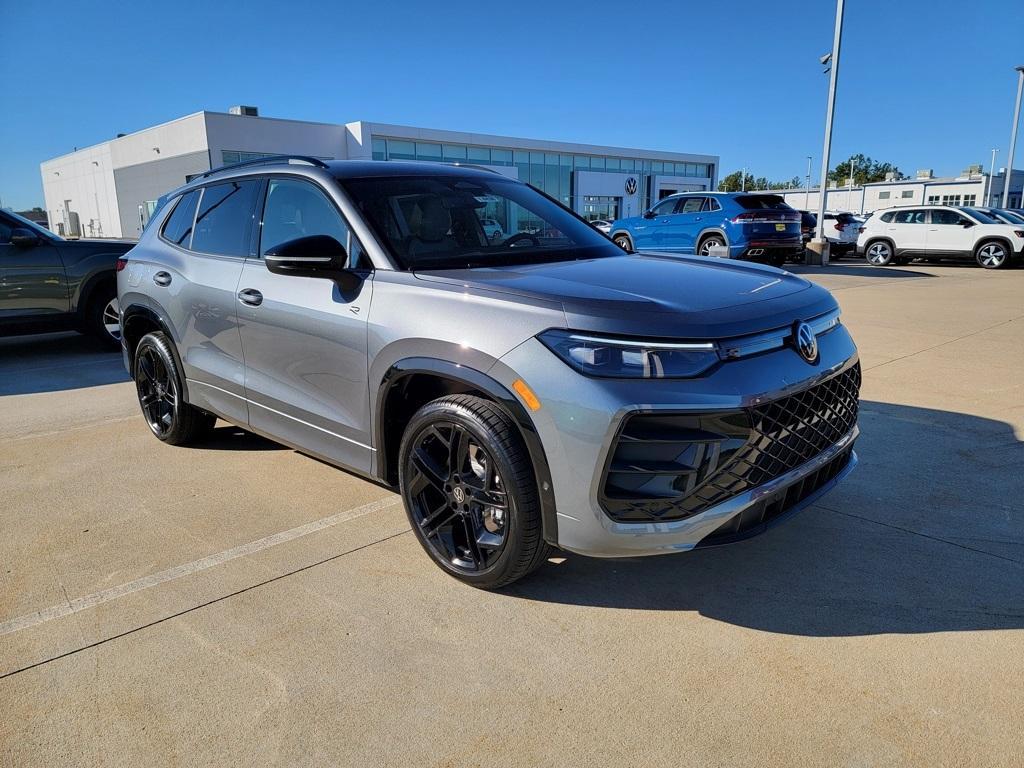 new 2025 Volkswagen Tiguan car, priced at $39,311