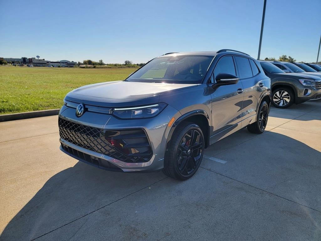 new 2025 Volkswagen Tiguan car, priced at $39,311