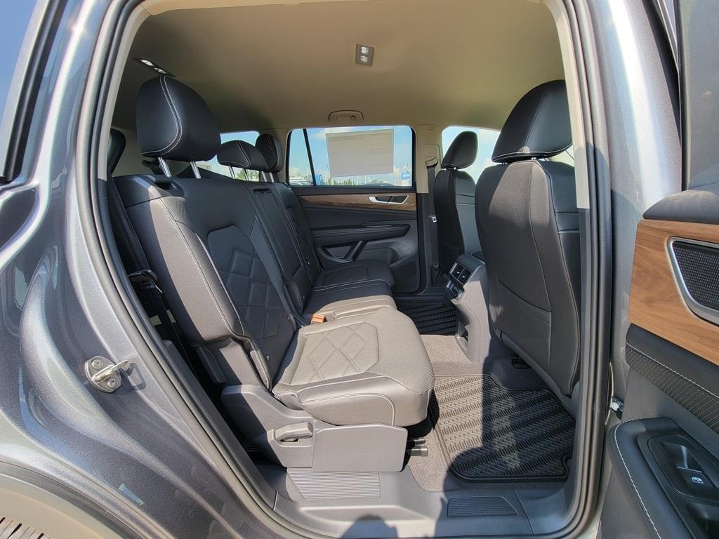 new 2025 Volkswagen Atlas car, priced at $38,510