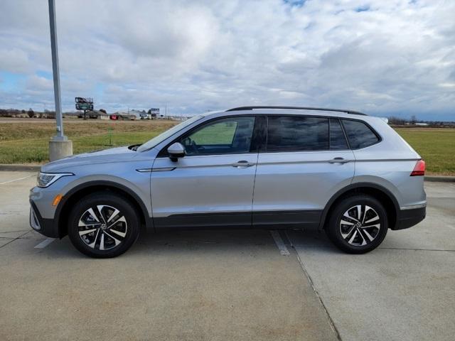 new 2024 Volkswagen Tiguan car, priced at $30,016