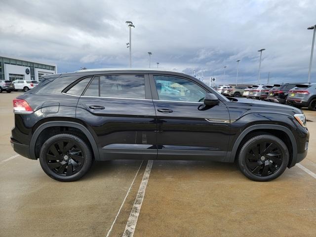 new 2024 Volkswagen Atlas Cross Sport car, priced at $43,006