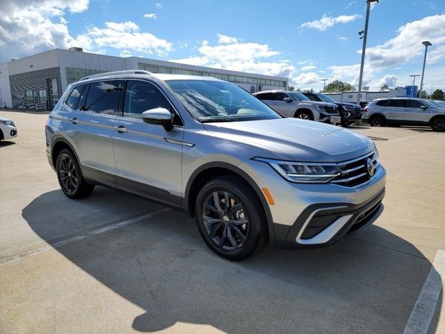 new 2024 Volkswagen Tiguan car, priced at $34,201