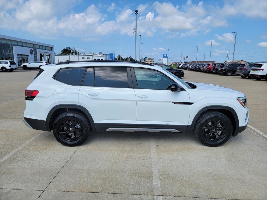 new 2025 Volkswagen Atlas car, priced at $42,979