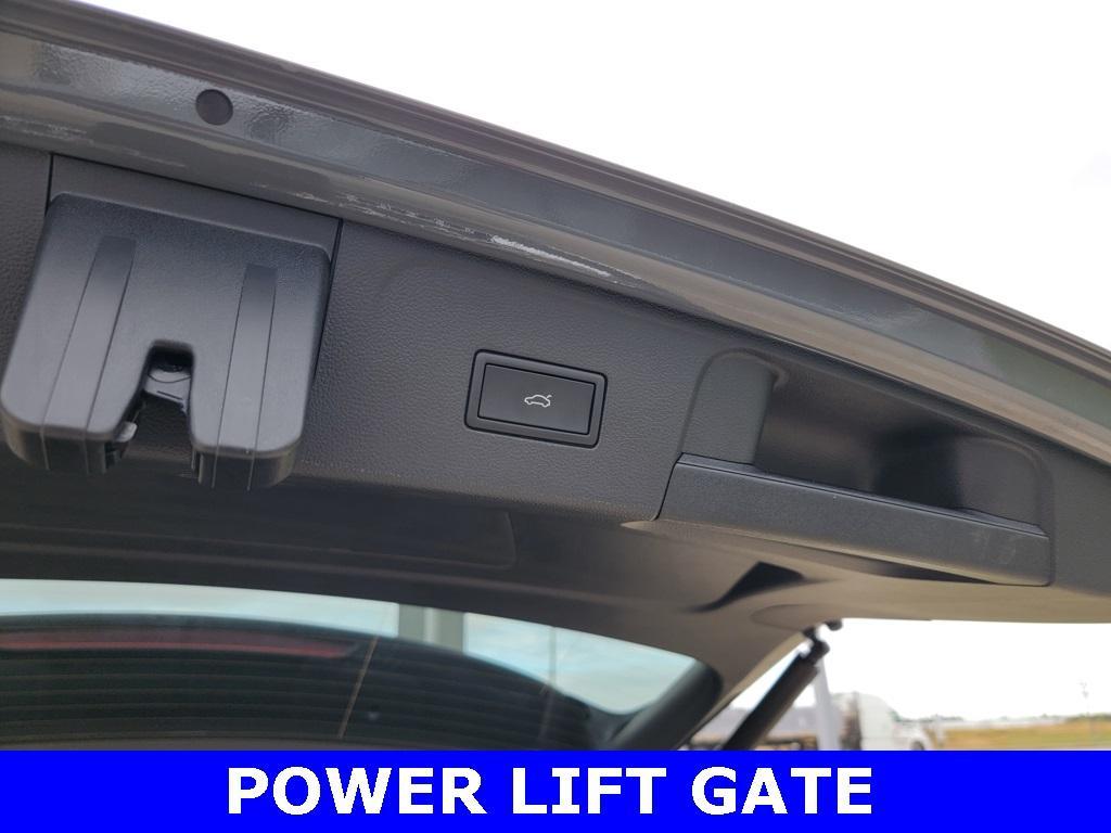 new 2026 Volkswagen Atlas car, priced at $47,786