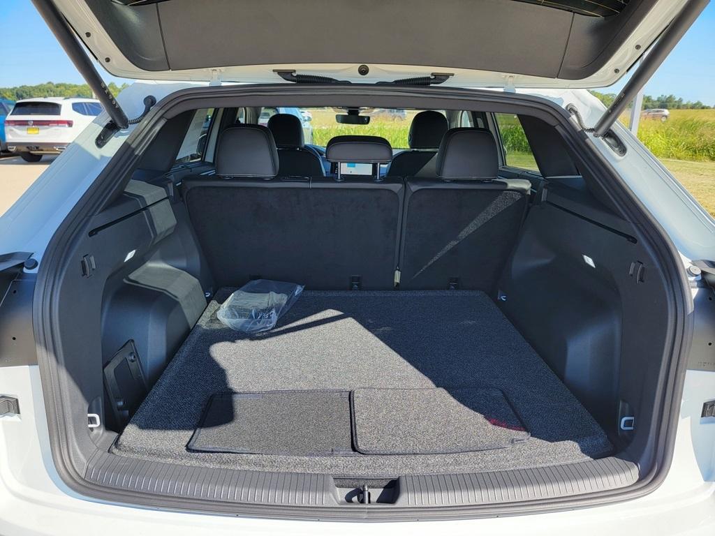 new 2025 Volkswagen Atlas Cross Sport car, priced at $42,441