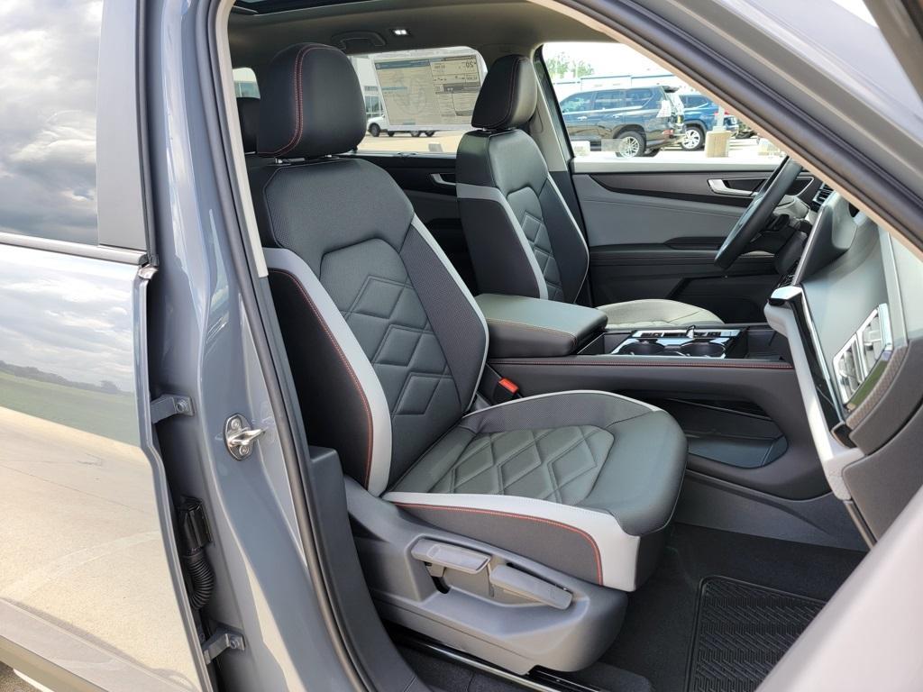 new 2025 Volkswagen Atlas car, priced at $46,434