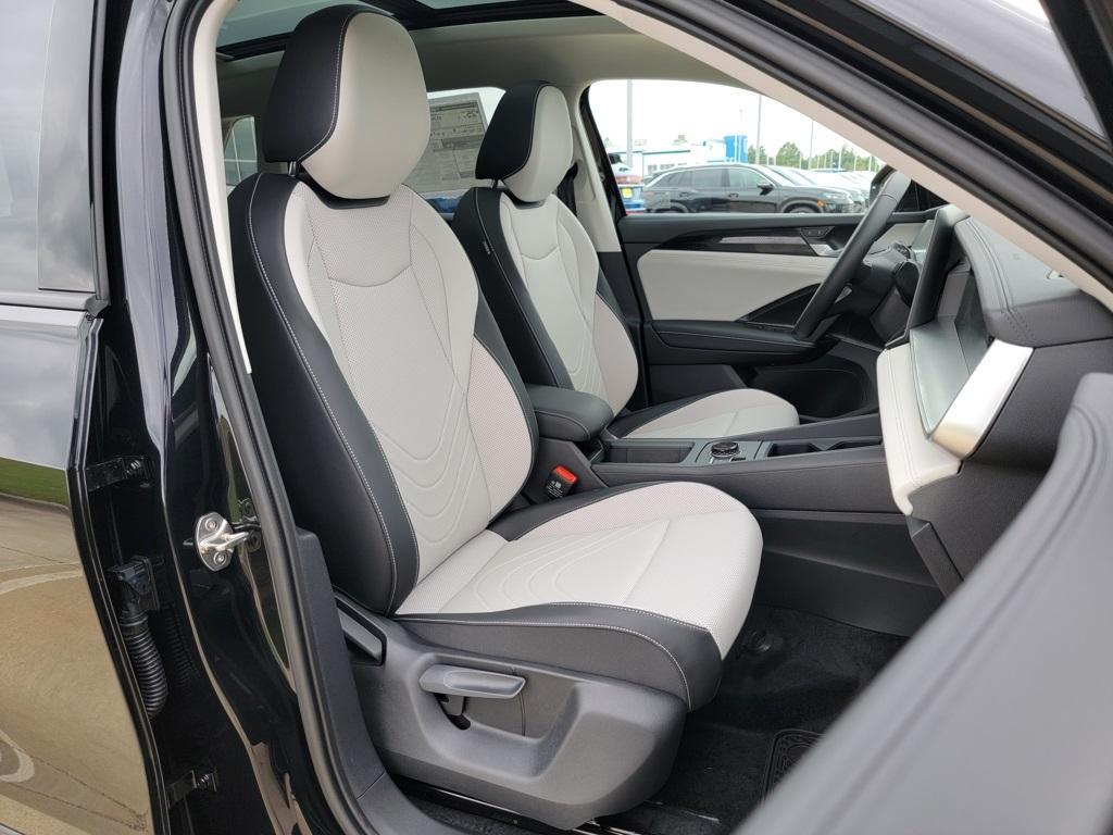 new 2025 Volkswagen Tiguan car, priced at $35,676