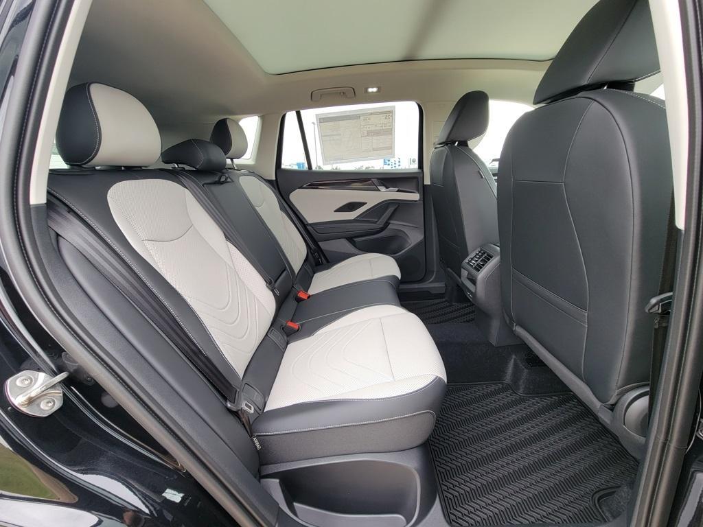 new 2025 Volkswagen Tiguan car, priced at $35,676