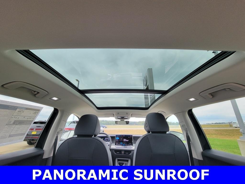 new 2025 Volkswagen Tiguan car, priced at $35,676