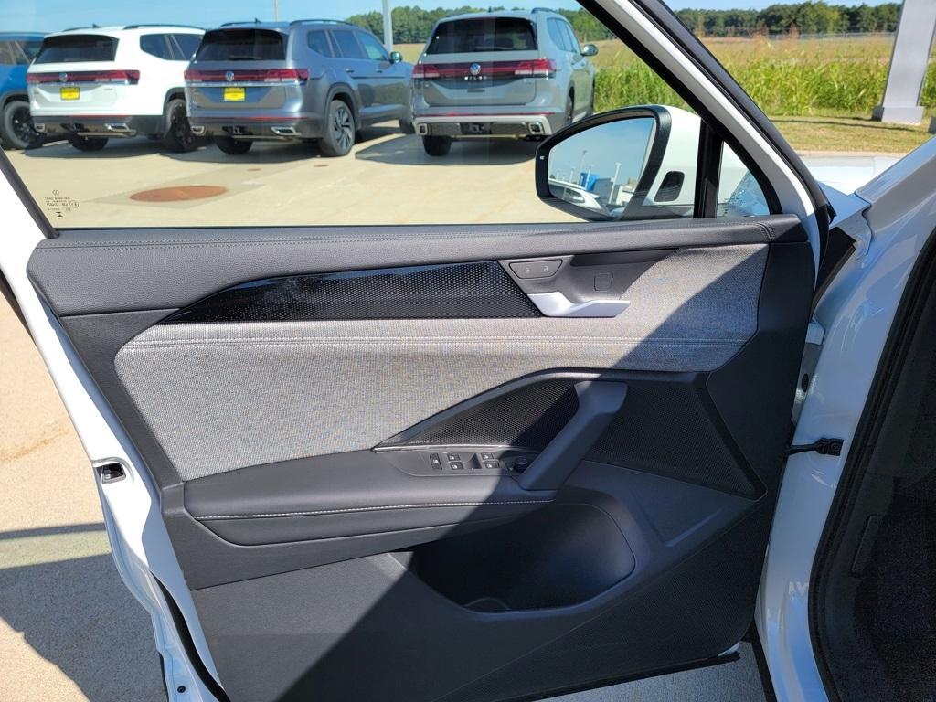 new 2025 Volkswagen Tiguan car, priced at $29,761