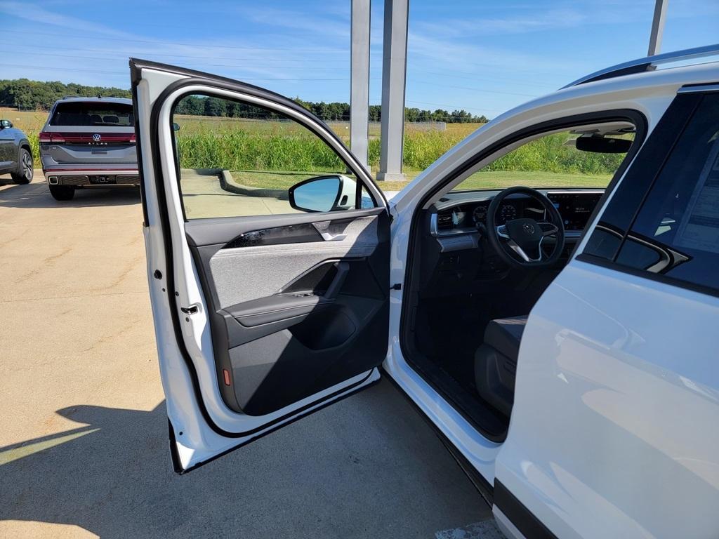 new 2025 Volkswagen Tiguan car, priced at $29,761