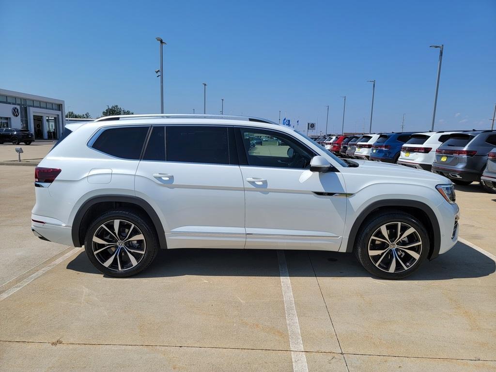 new 2026 Volkswagen Atlas car, priced at $57,286