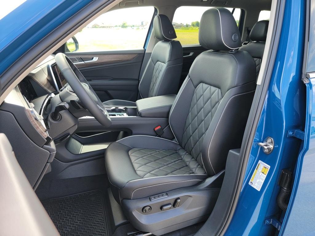 new 2025 Volkswagen Atlas car, priced at $50,529