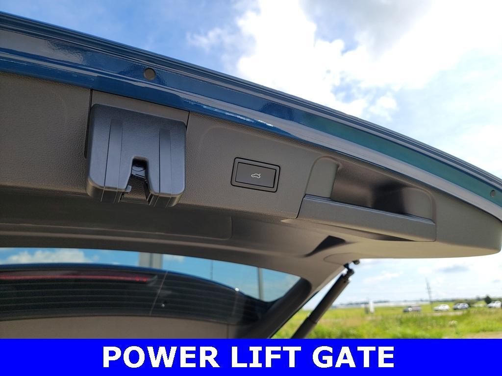 new 2025 Volkswagen Atlas car, priced at $50,529