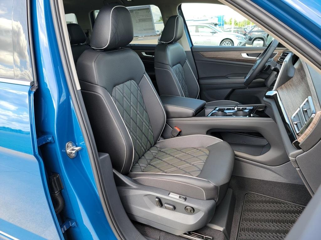 new 2025 Volkswagen Atlas car, priced at $50,529