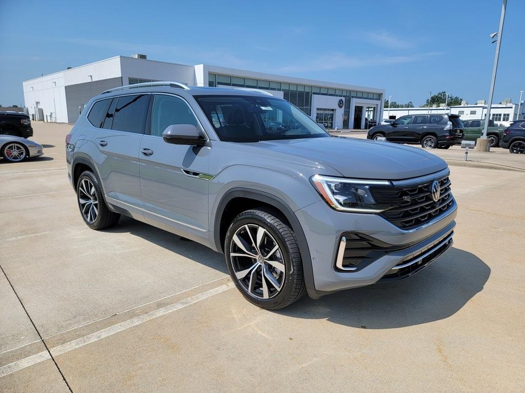 new 2025 Volkswagen Atlas car, priced at $52,984