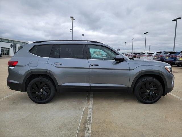 new 2024 Volkswagen Atlas car, priced at $42,361