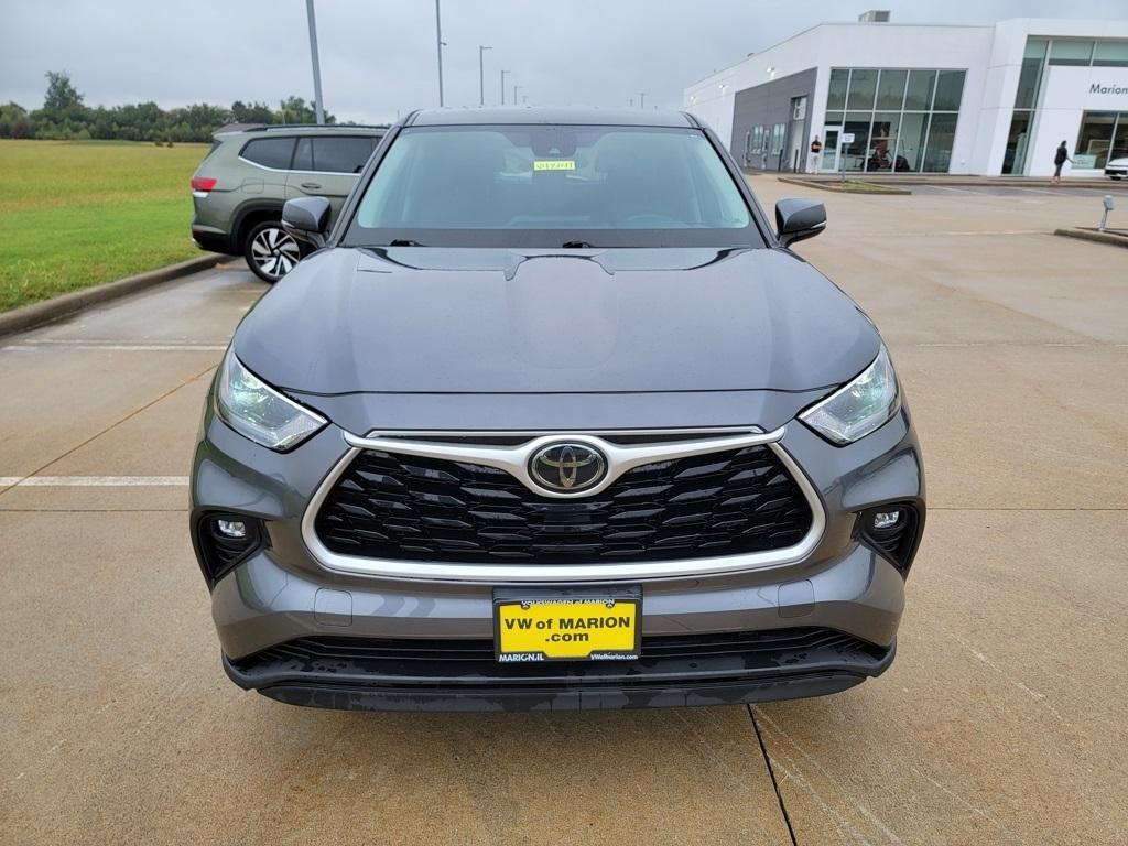 used 2021 Toyota Highlander car, priced at $25,000