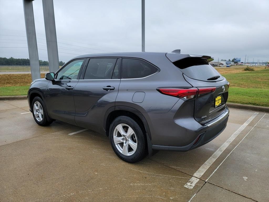 used 2021 Toyota Highlander car, priced at $25,000