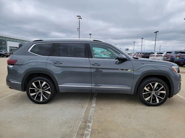 new 2025 Volkswagen Atlas car, priced at $54,081