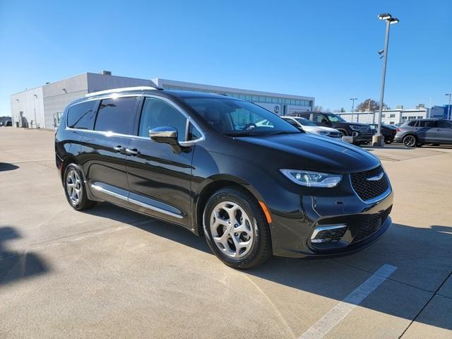 used 2022 Chrysler Pacifica car, priced at $27,750