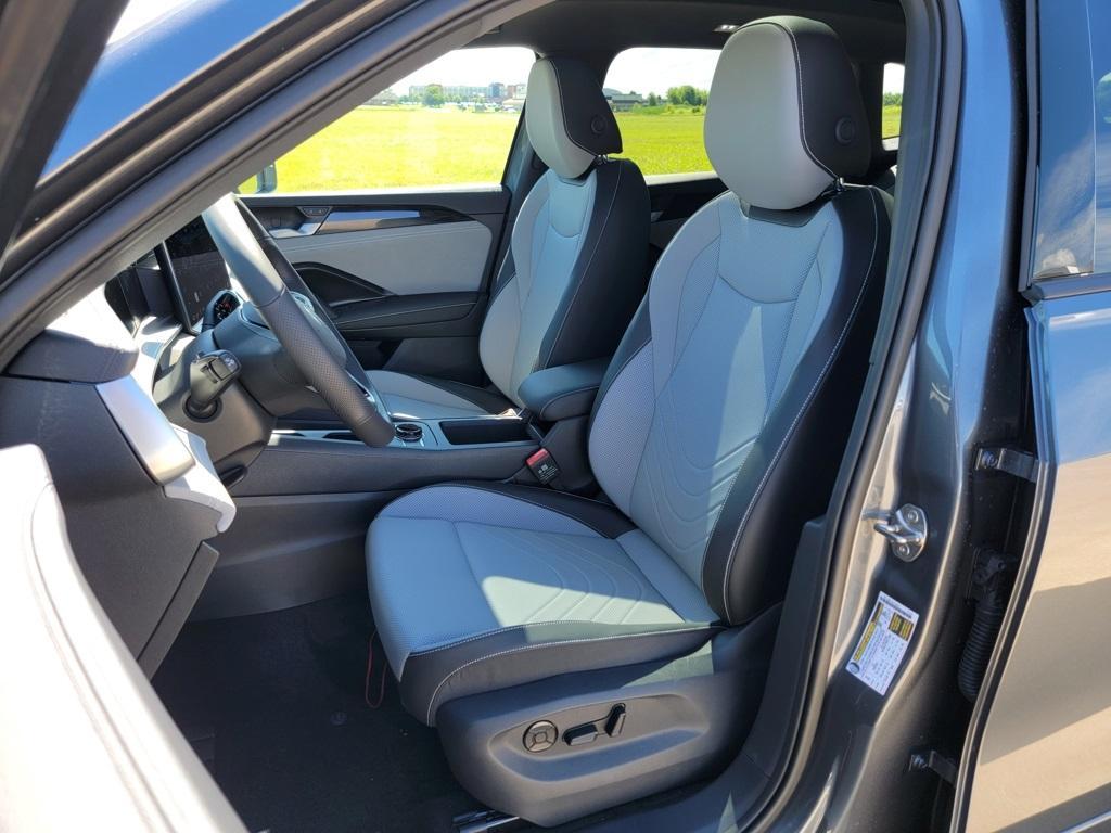 new 2025 Volkswagen Tiguan car, priced at $38,503