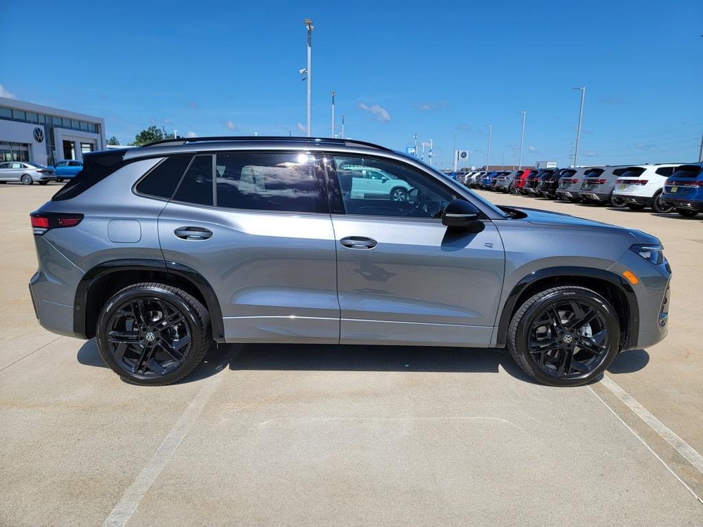 new 2025 Volkswagen Tiguan car, priced at $38,503
