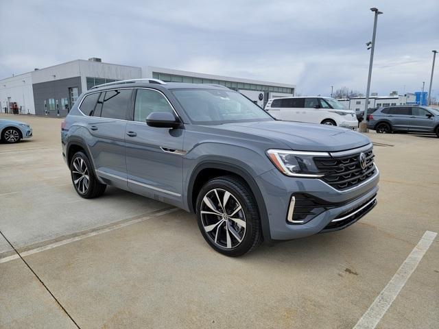 new 2025 Volkswagen Atlas car, priced at $54,081