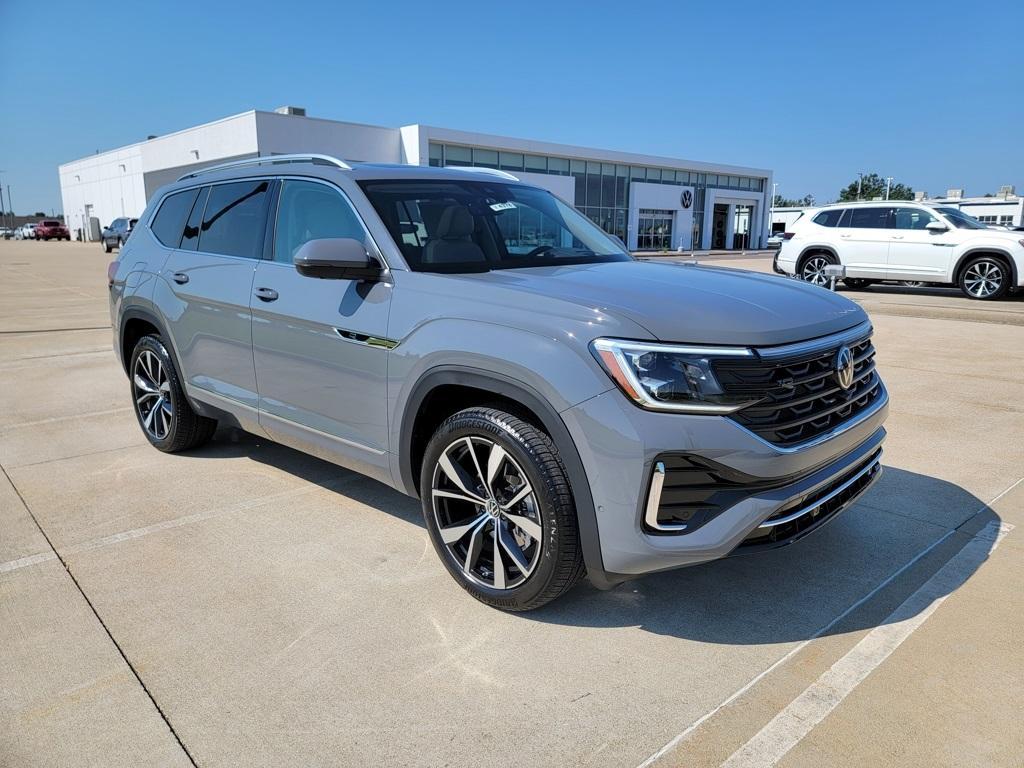 new 2025 Volkswagen Atlas car, priced at $53,679