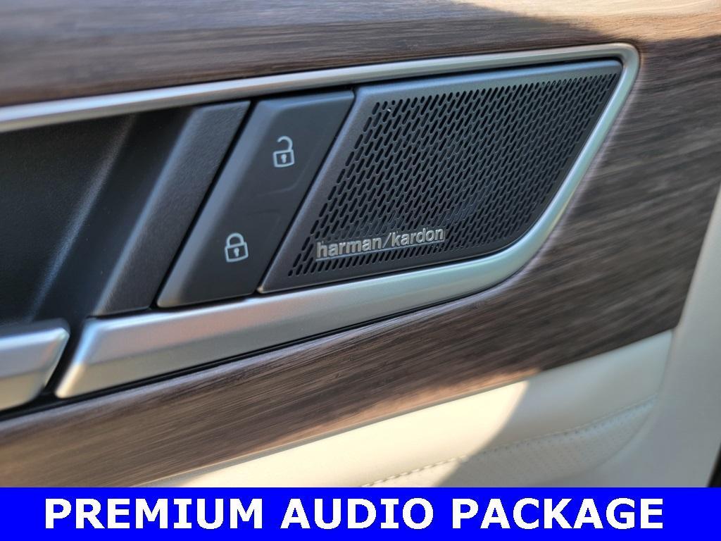 new 2025 Volkswagen Atlas car, priced at $53,679