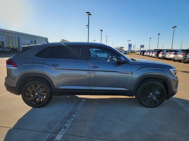 new 2025 Volkswagen Atlas Cross Sport car, priced at $45,911