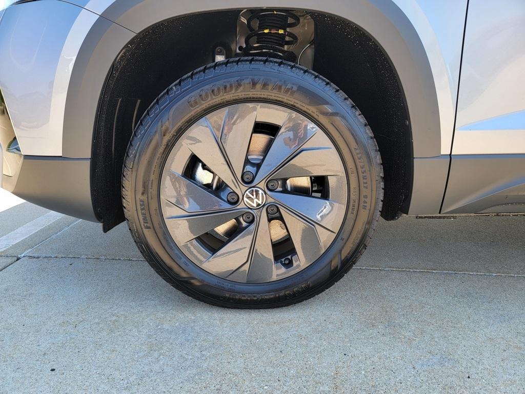 new 2025 Volkswagen Taos car, priced at $25,583