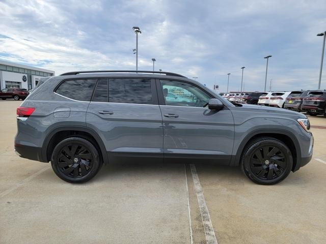 new 2025 Volkswagen Atlas car, priced at $46,315