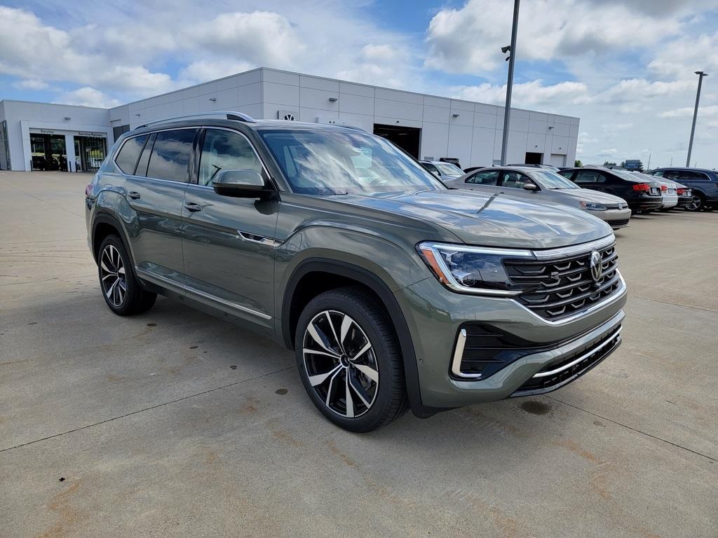 new 2025 Volkswagen Atlas car, priced at $53,051