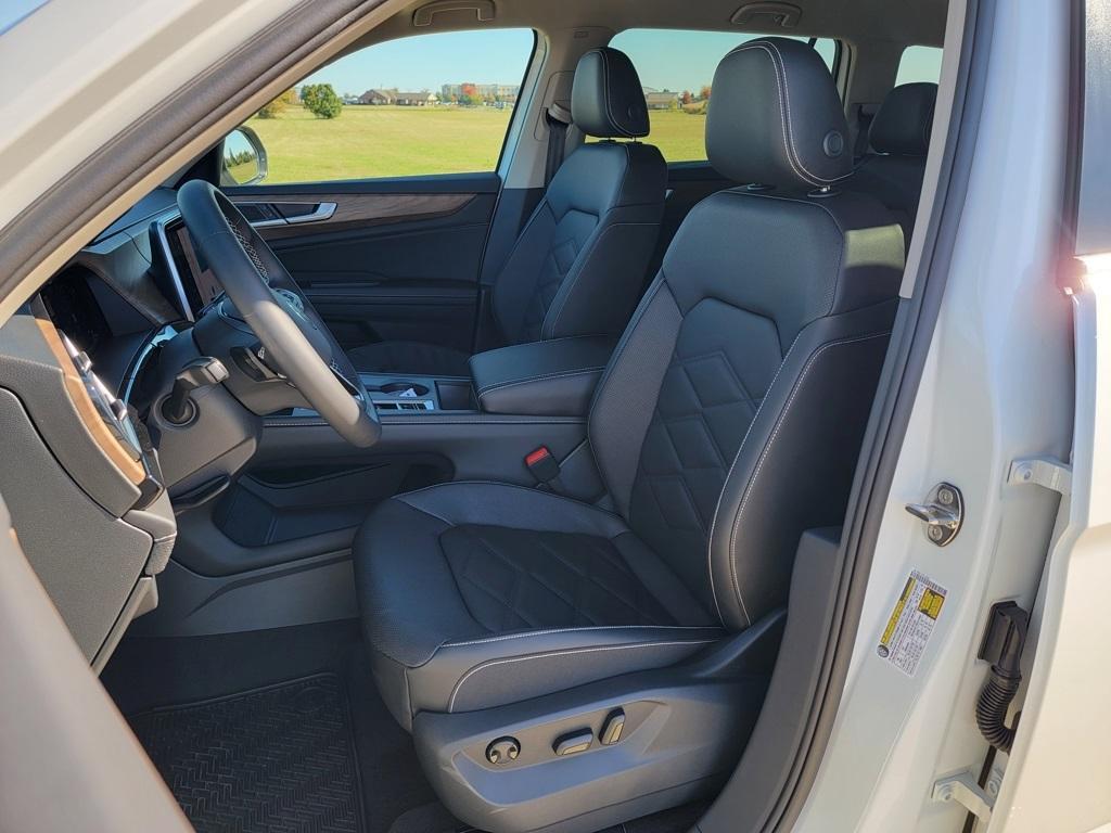 new 2026 Volkswagen Atlas car, priced at $42,241