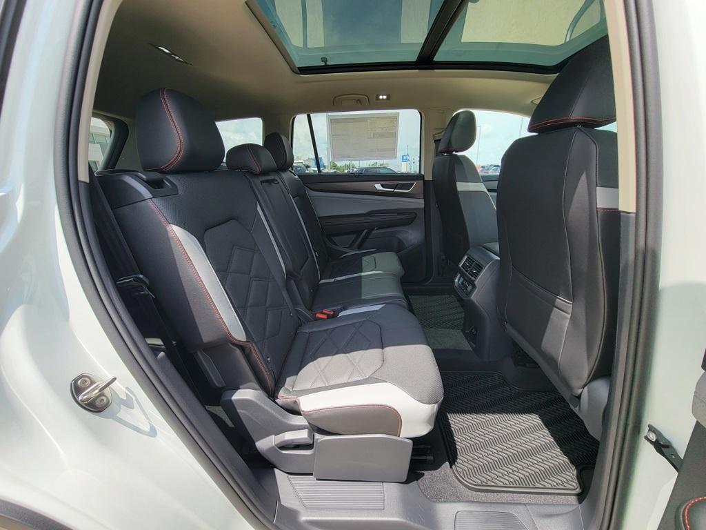 new 2025 Volkswagen Atlas car, priced at $45,979