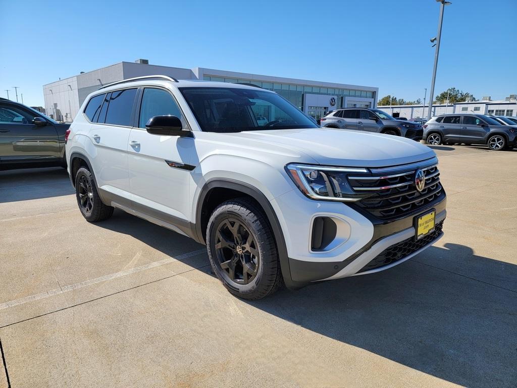 new 2025 Volkswagen Atlas car, priced at $45,979