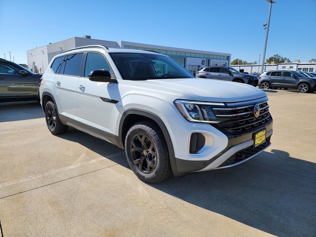new 2025 Volkswagen Atlas car, priced at $45,979