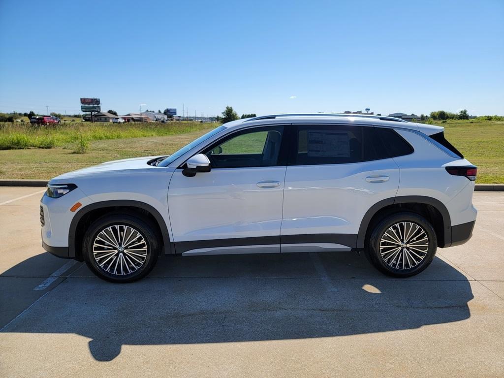new 2025 Volkswagen Tiguan car, priced at $31,811
