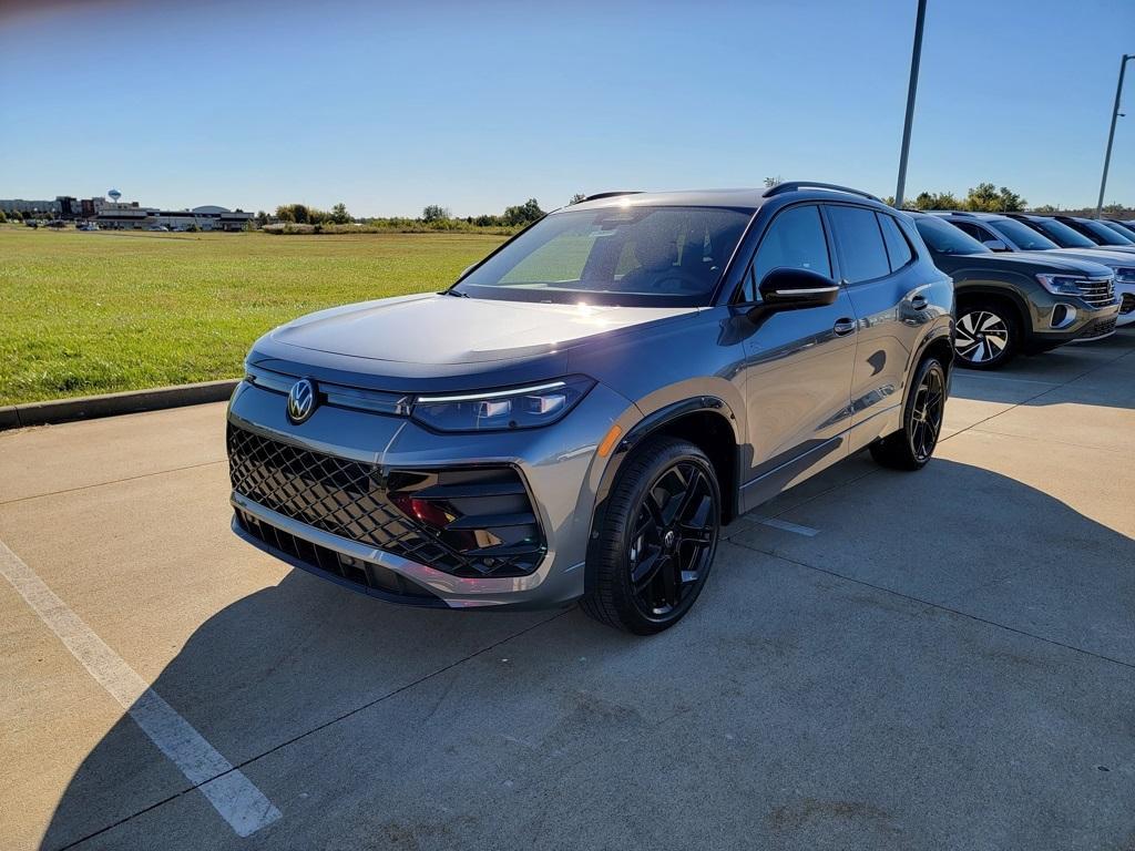 new 2025 Volkswagen Tiguan car, priced at $37,811
