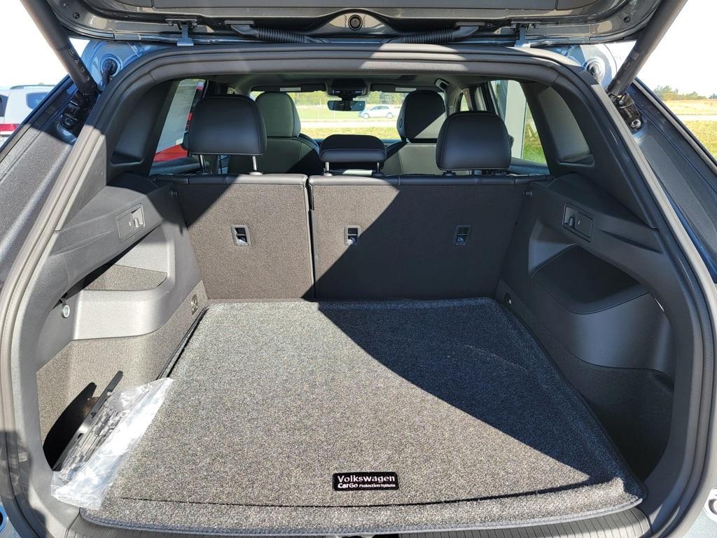 new 2025 Volkswagen Tiguan car, priced at $37,811